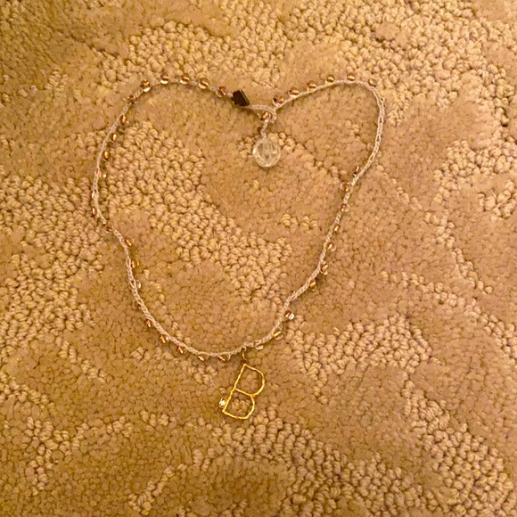 B neckless - Picture 1 of 2